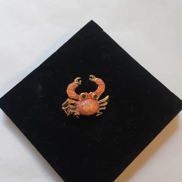 Articulated Crab Brooch - Picture 3 of 5